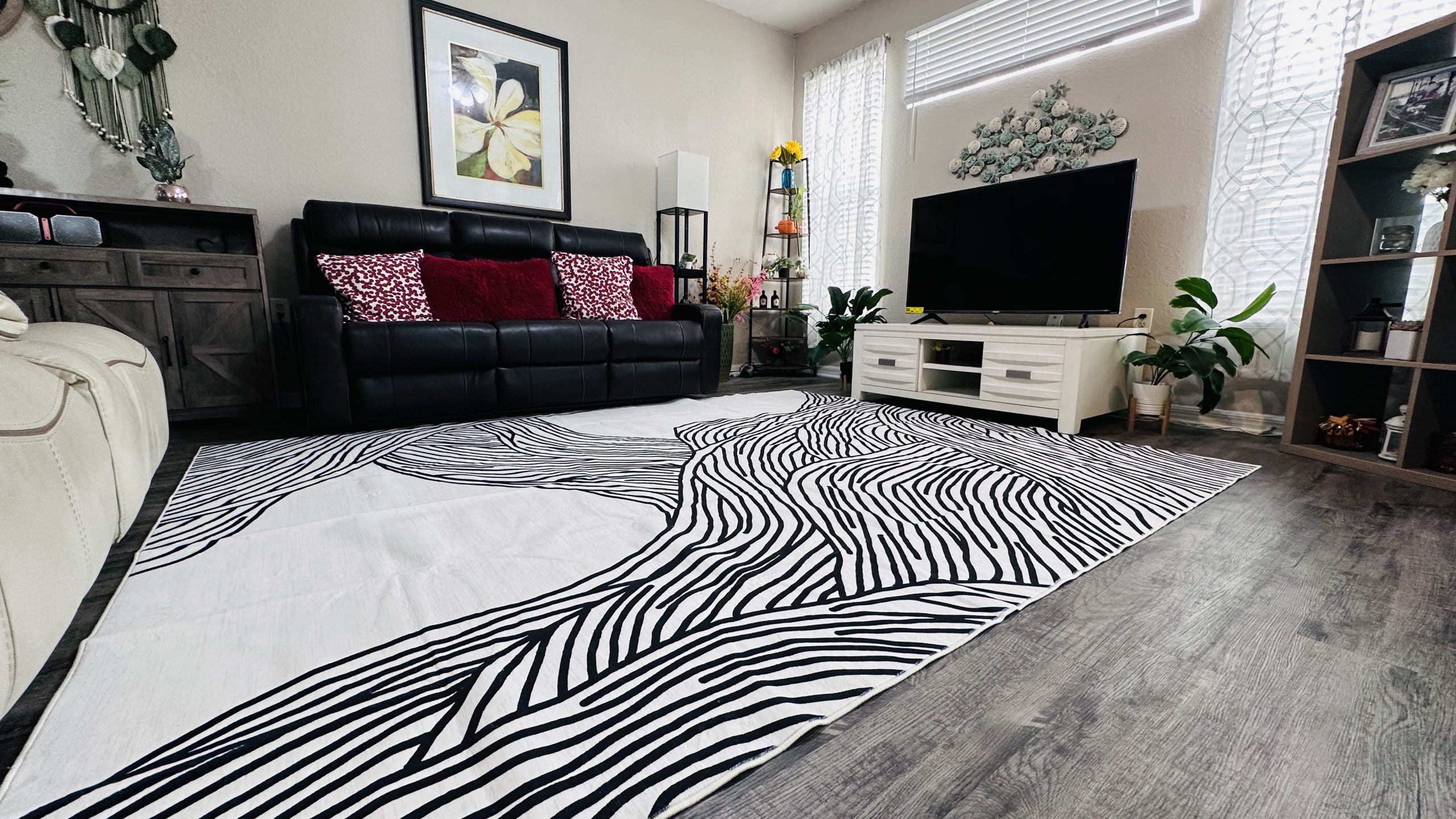 White Carpet with Black Curves