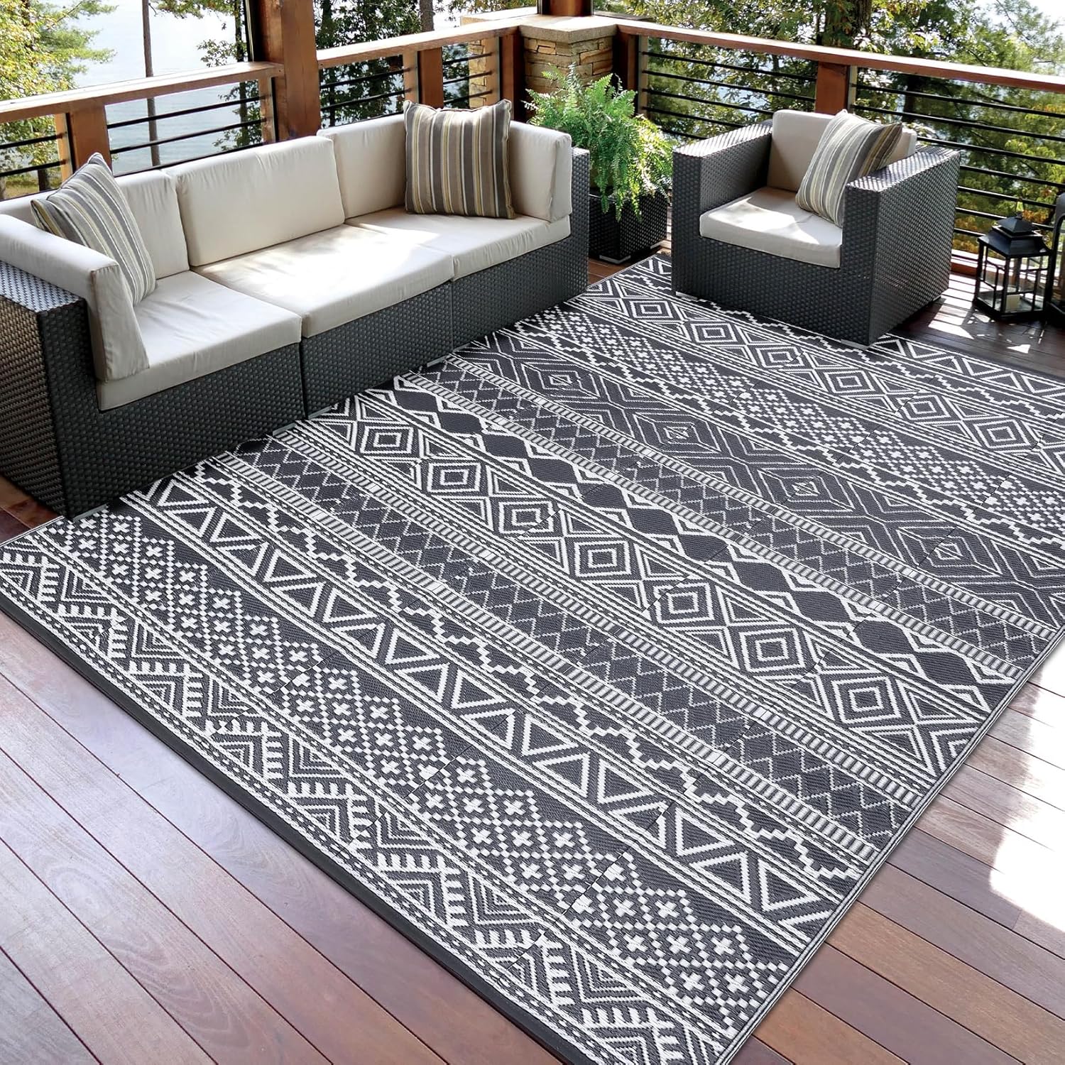 Carpet with black and white lines and patterns